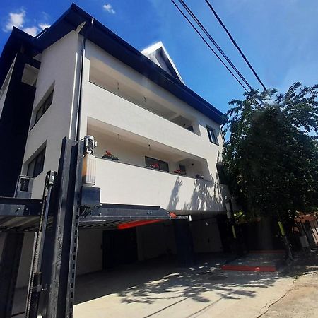 White Flat Apartment Букурещ Екстериор снимка