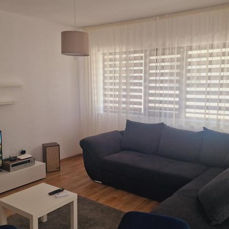 White Flat Apartment Букурещ Екстериор снимка