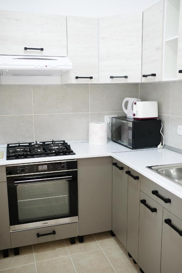 White Flat Apartment Букурещ Екстериор снимка